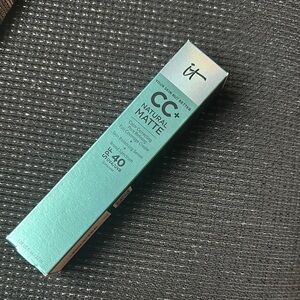 IT Cosmetics Natural Matte Foundation